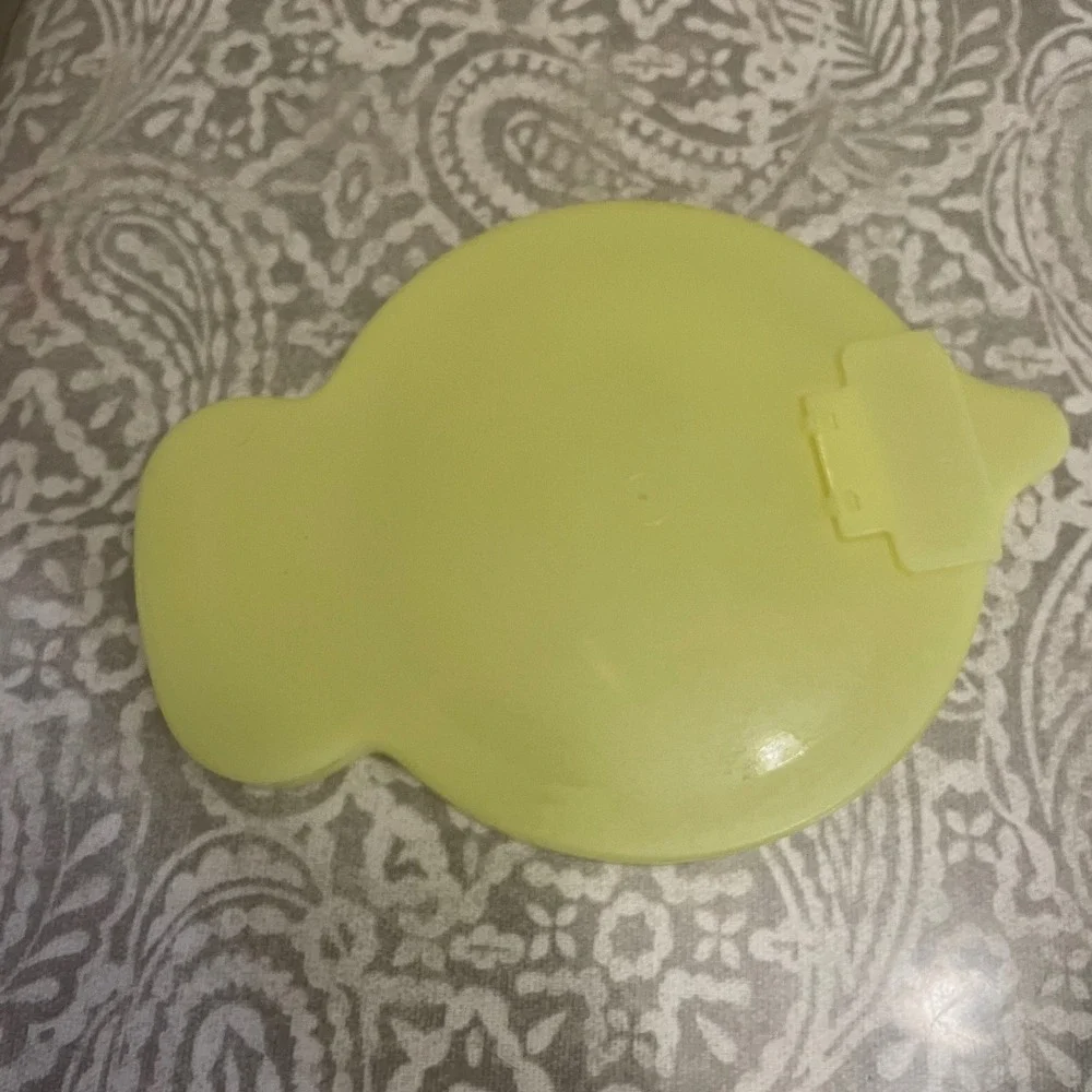 Vintage Tupperware Yellow sugar Replacement Lid 628-5 Flip Top Spout Cover